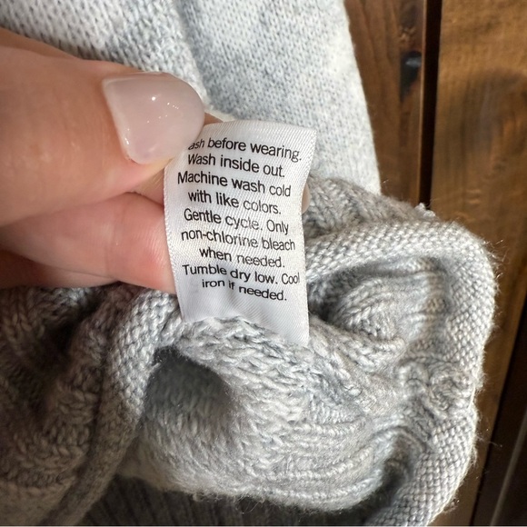 Nine West mock neck dropped sweater animal print Women’s Size M grey and white - Picture 5 of 6